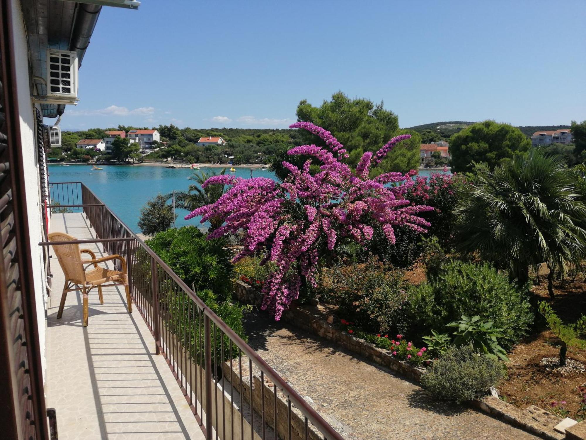 Trim Rooms And Apartments Lovište Exterior foto